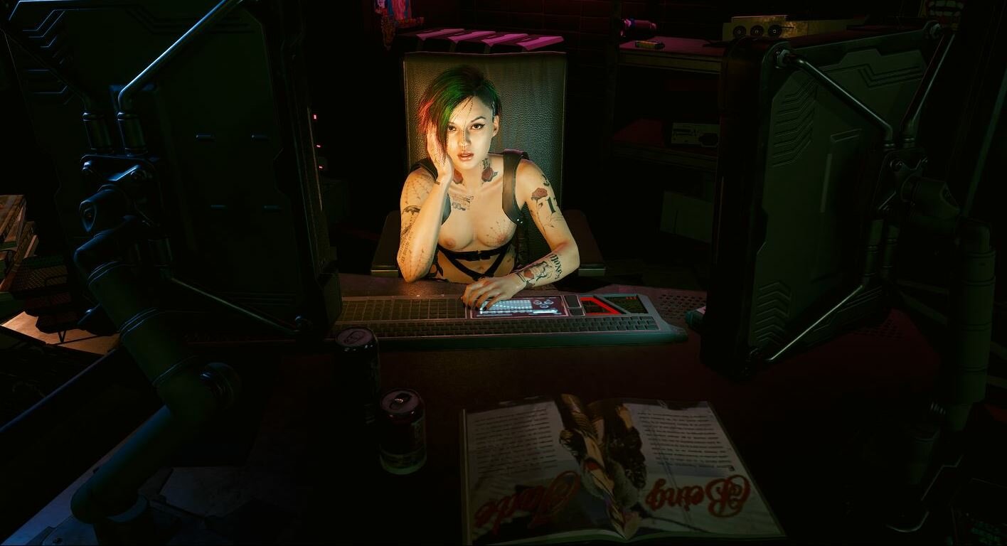 Джуди средь компютеров.. Cyberpunk 2077